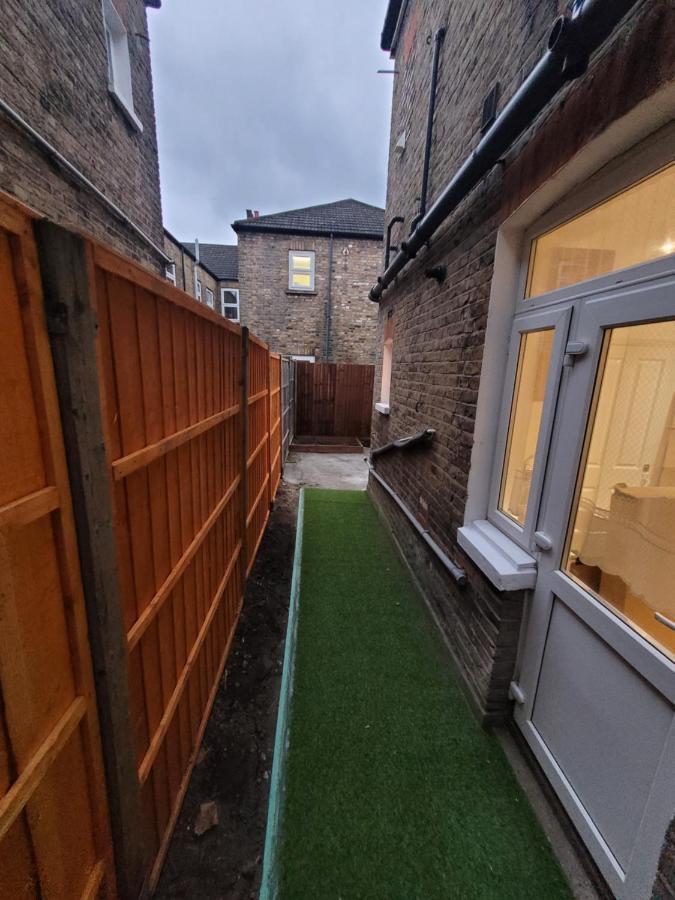 Spacious 2 Bedroom House In Central London With Garden Zewnętrze zdjęcie